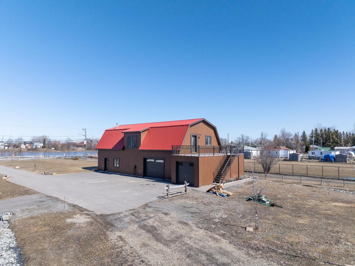 Frontage - 9790 Boul. Des Mille-Îles, Laval (Saint-François), QC