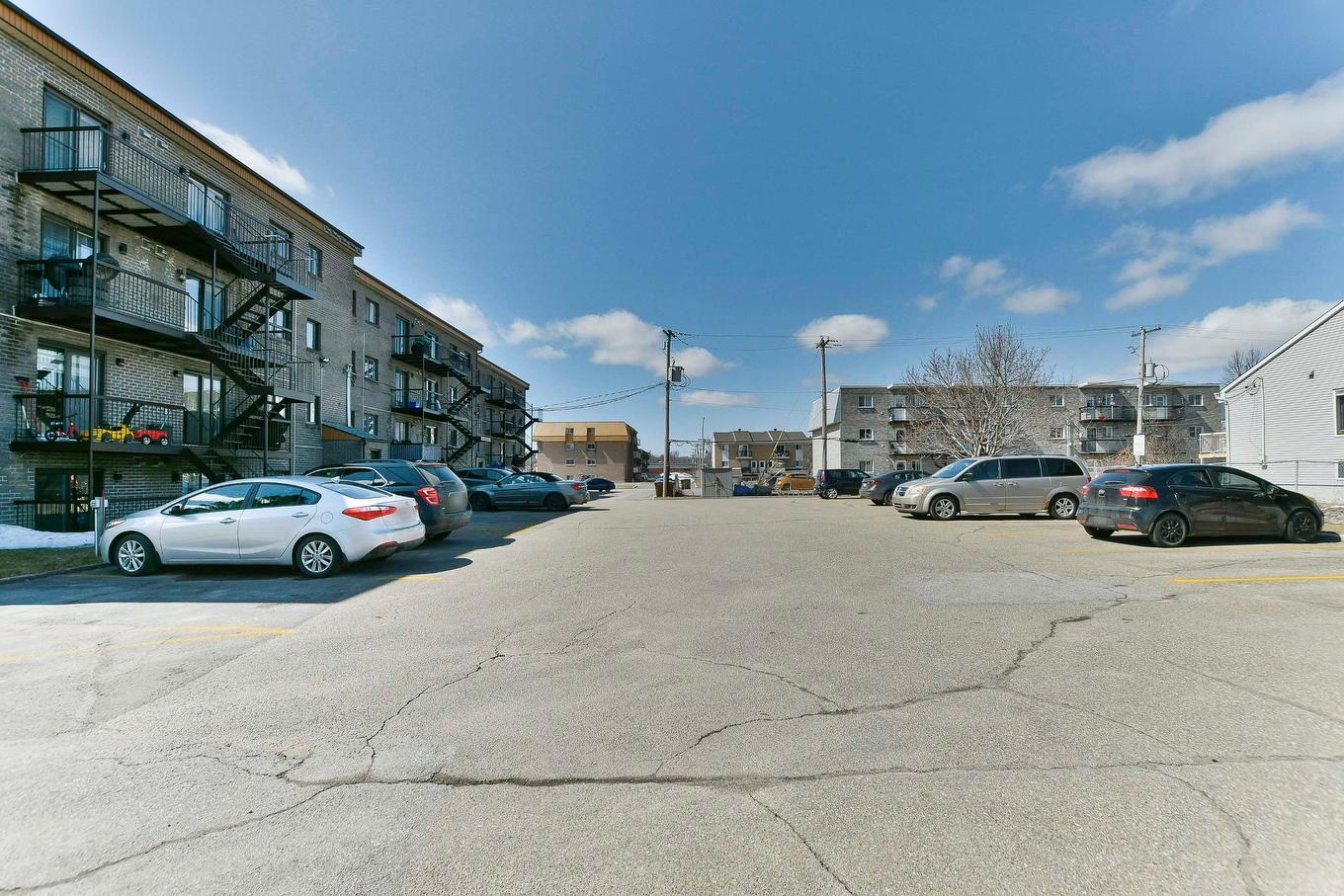 Parking - 7-3005 Boul. De Mascouche, Mascouche, QC - Outdoor