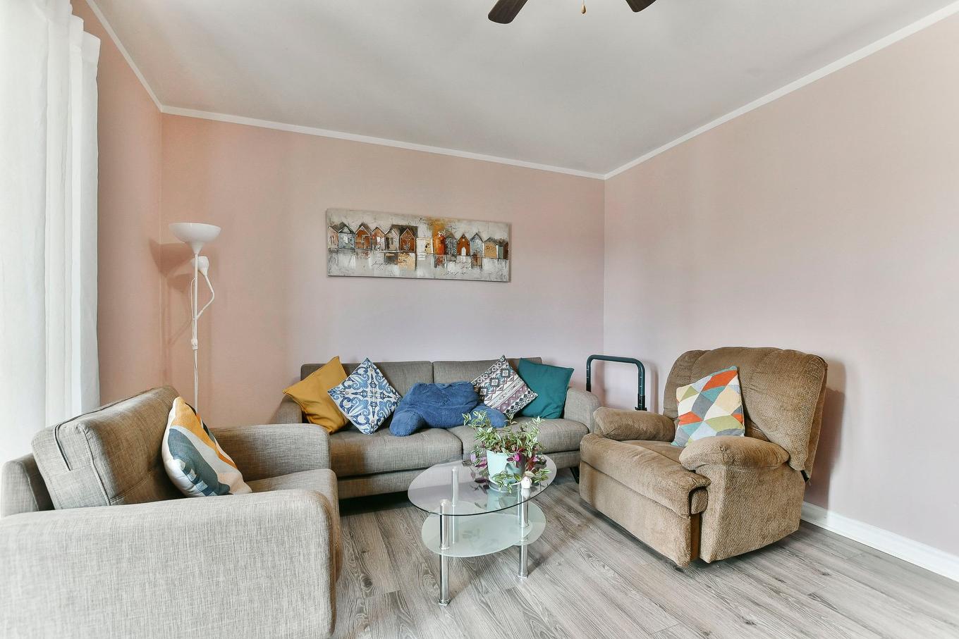 Living room - 7-3005 Boul. De Mascouche, Mascouche, QC - Indoor Photo Showing Living Room