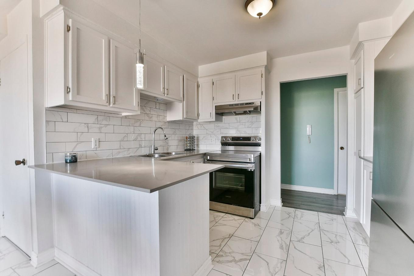 Kitchen - 7-3005 Boul. De Mascouche, Mascouche, QC - Indoor Photo Showing Kitchen With Double Sink