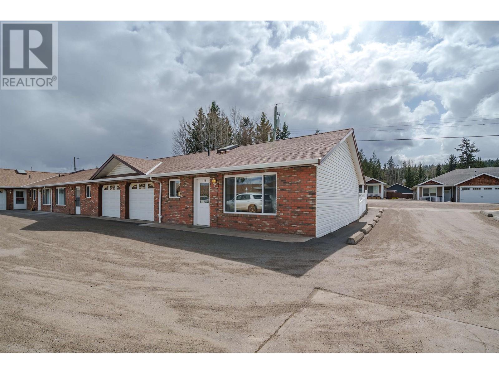 19 204 8Th Street, 100 Mile House, BC - Outdoor