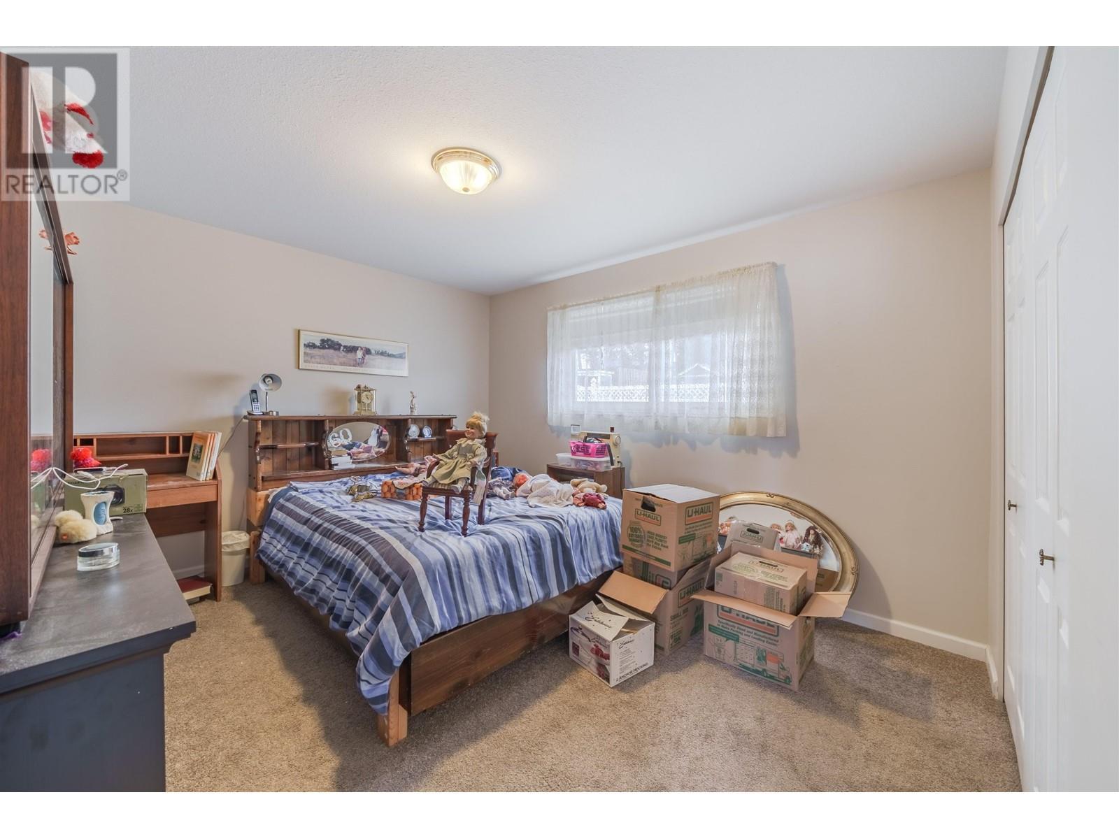 19 204 8Th Street, 100 Mile House, BC - Indoor Photo Showing Bedroom