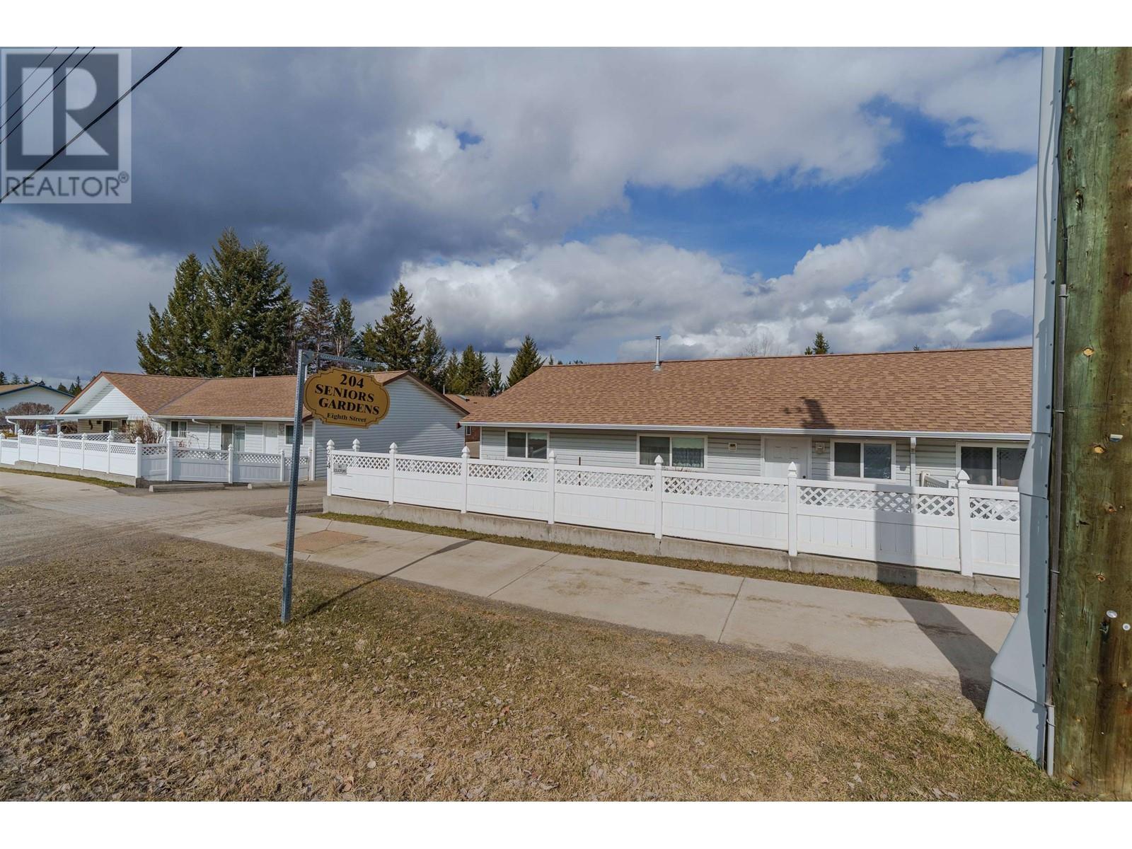 19 204 8Th Street, 100 Mile House, BC - Outdoor