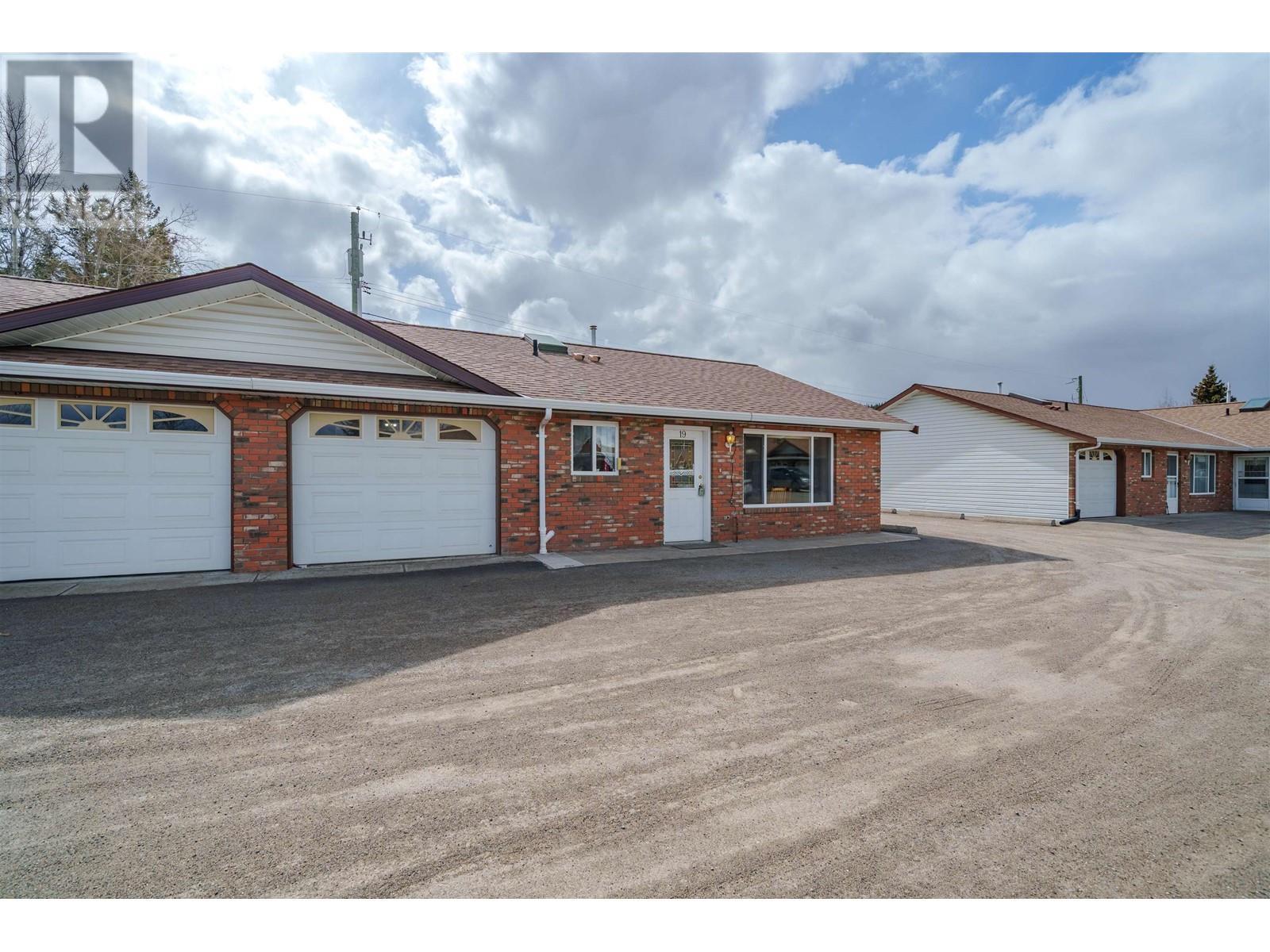 19 204 8Th Street, 100 Mile House, BC - Outdoor