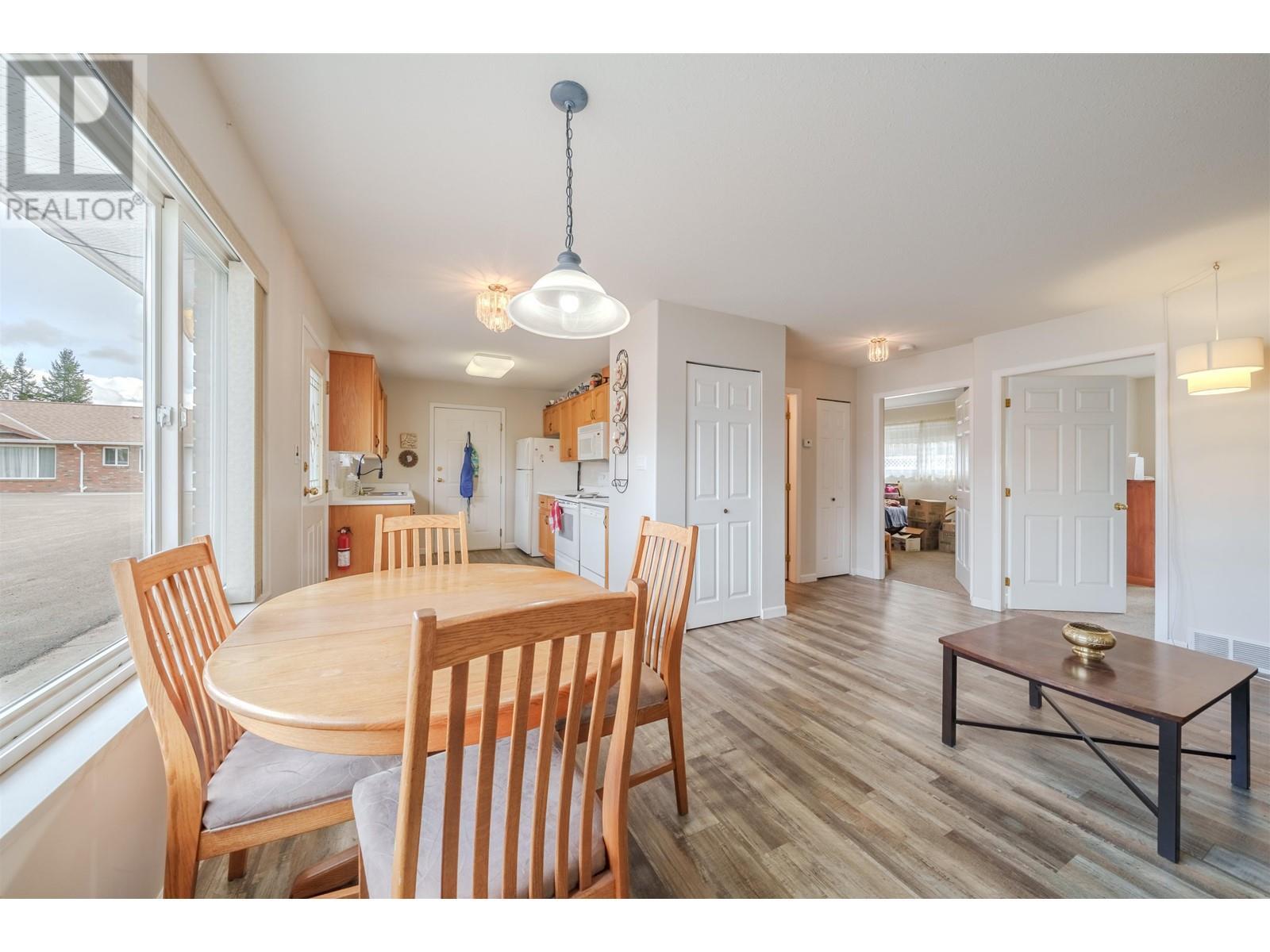 19 204 8Th Street, 100 Mile House, BC - Indoor Photo Showing Dining Room