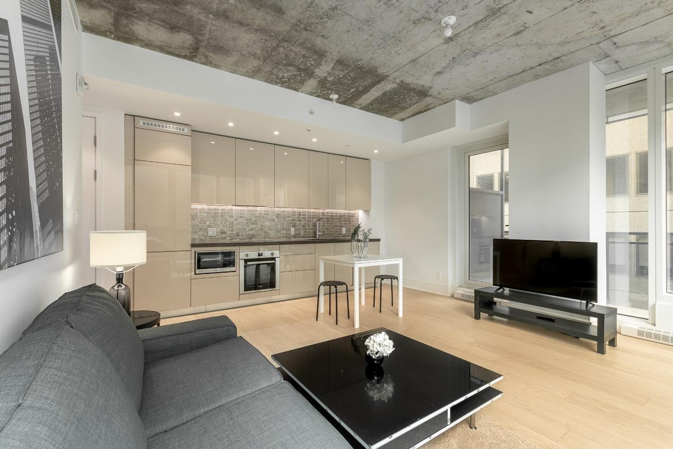 Salon - 1904-1188 Av. Union, Montréal (Ville-Marie), QC - Indoor Photo Showing Living Room