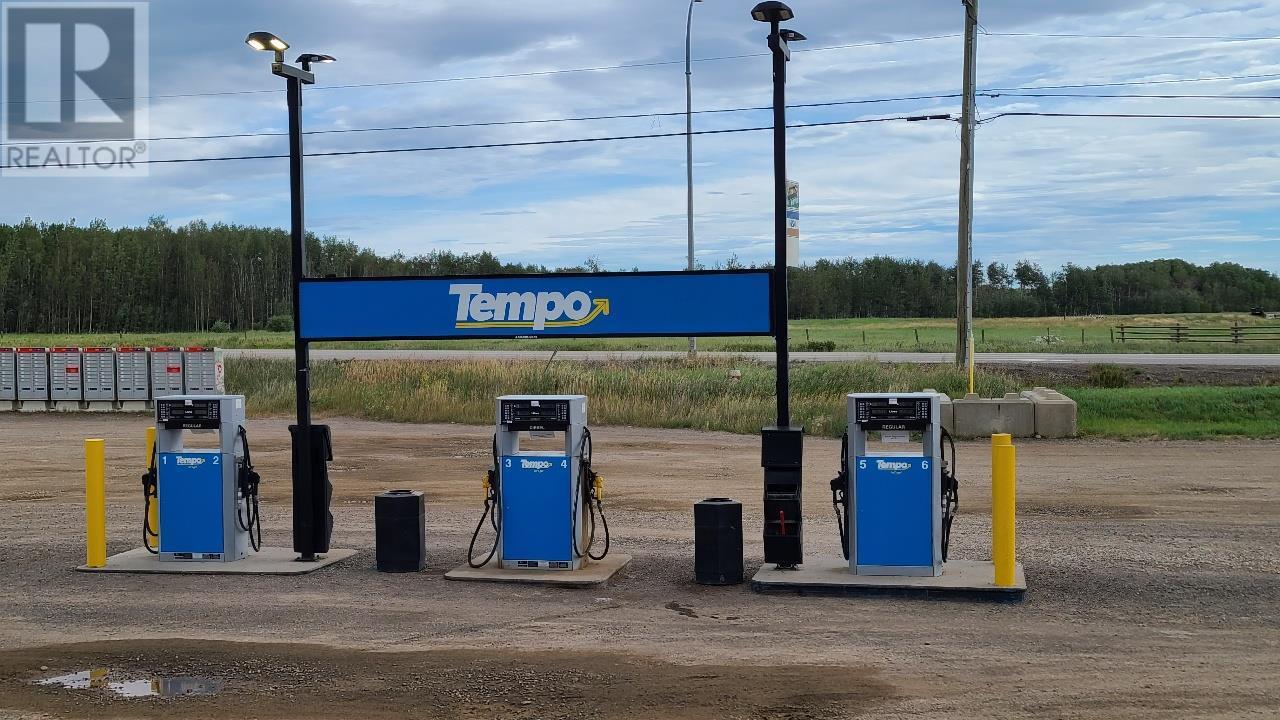 5025 Highway 97, Farmington, BC