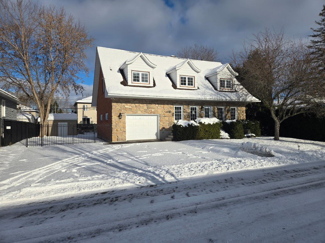 Façade - 18 Rue Marie-Antoinette, Blainville, QC - Outdoor With Facade