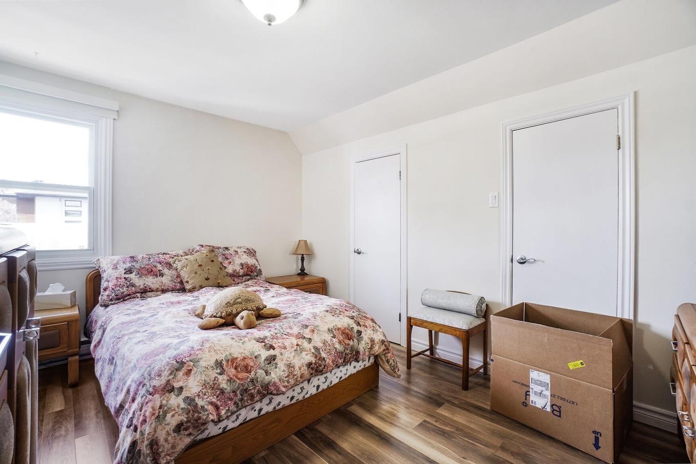 Chambre à coucher - 18 Rue Marie-Antoinette, Blainville, QC - Indoor Photo Showing Bedroom