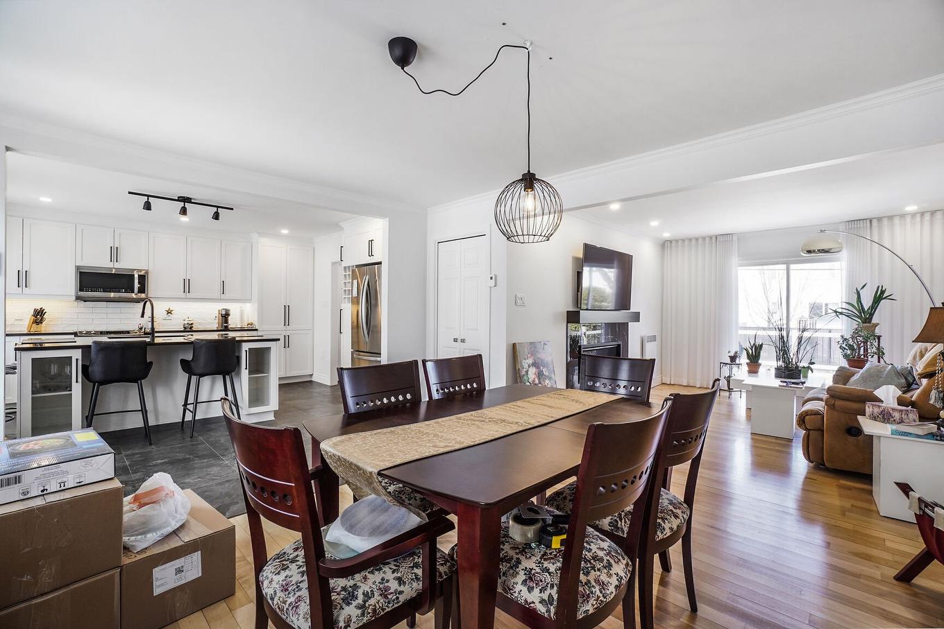 Salle à manger - 18 Rue Marie-Antoinette, Blainville, QC - Indoor Photo Showing Other Room