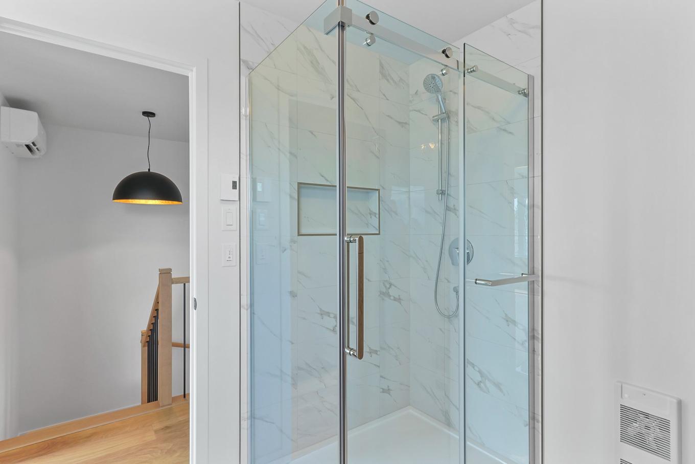 Salle de bains - 126 Rue Du Quai, Saint-Louis-De-Gonzague, QC