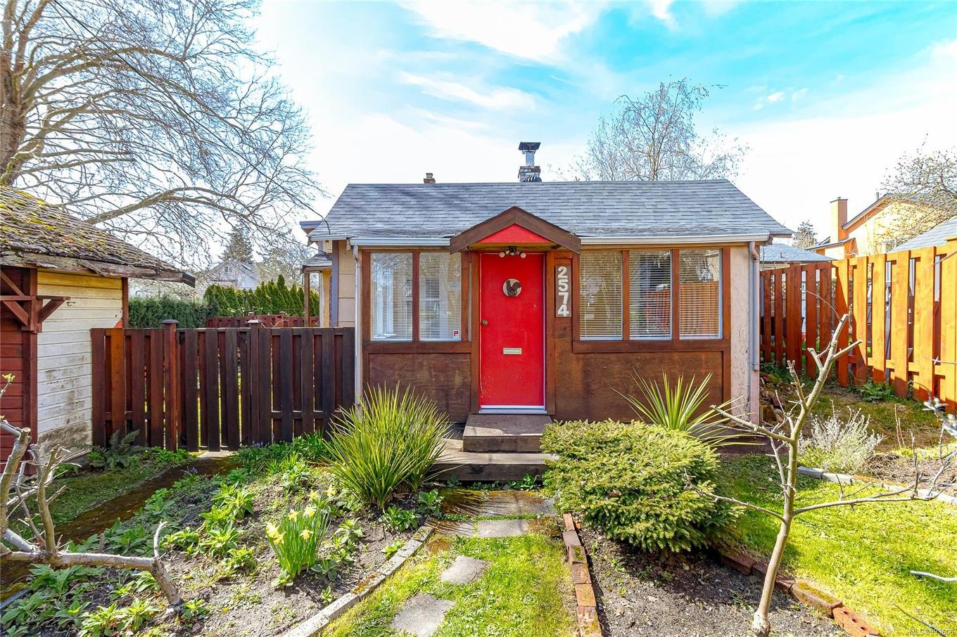 2574 Cook St, Victoria, BC