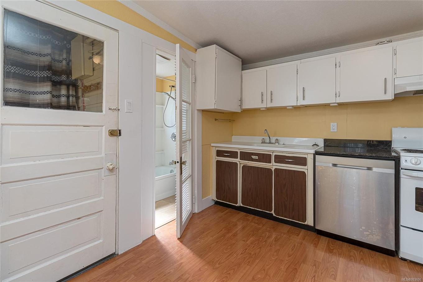 2574 Cook St, Victoria, BC