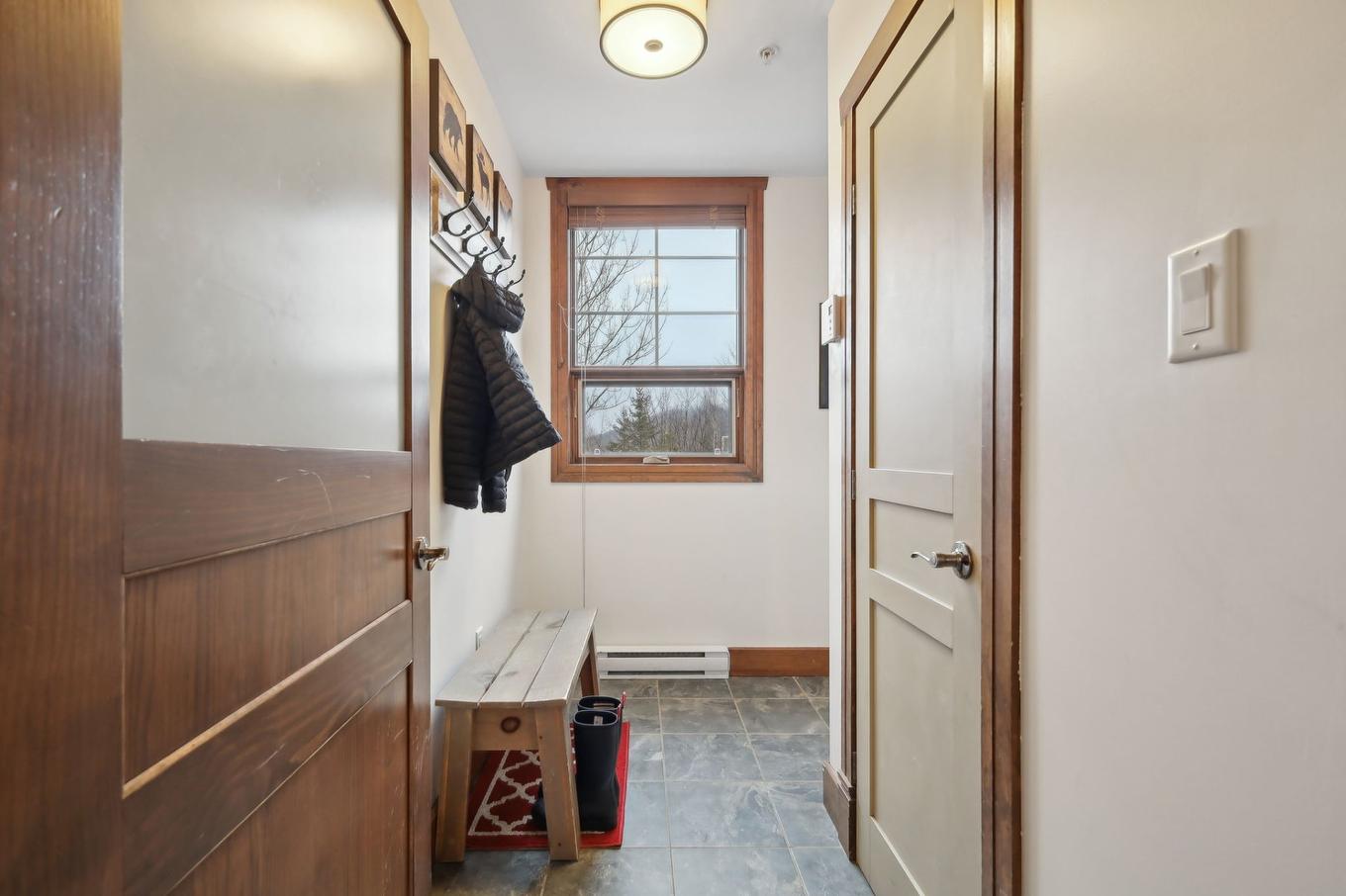 Hall - 3-223 Ch. Des Quatre-Sommets, Mont-Tremblant, QC - Indoor Photo Showing Other Room