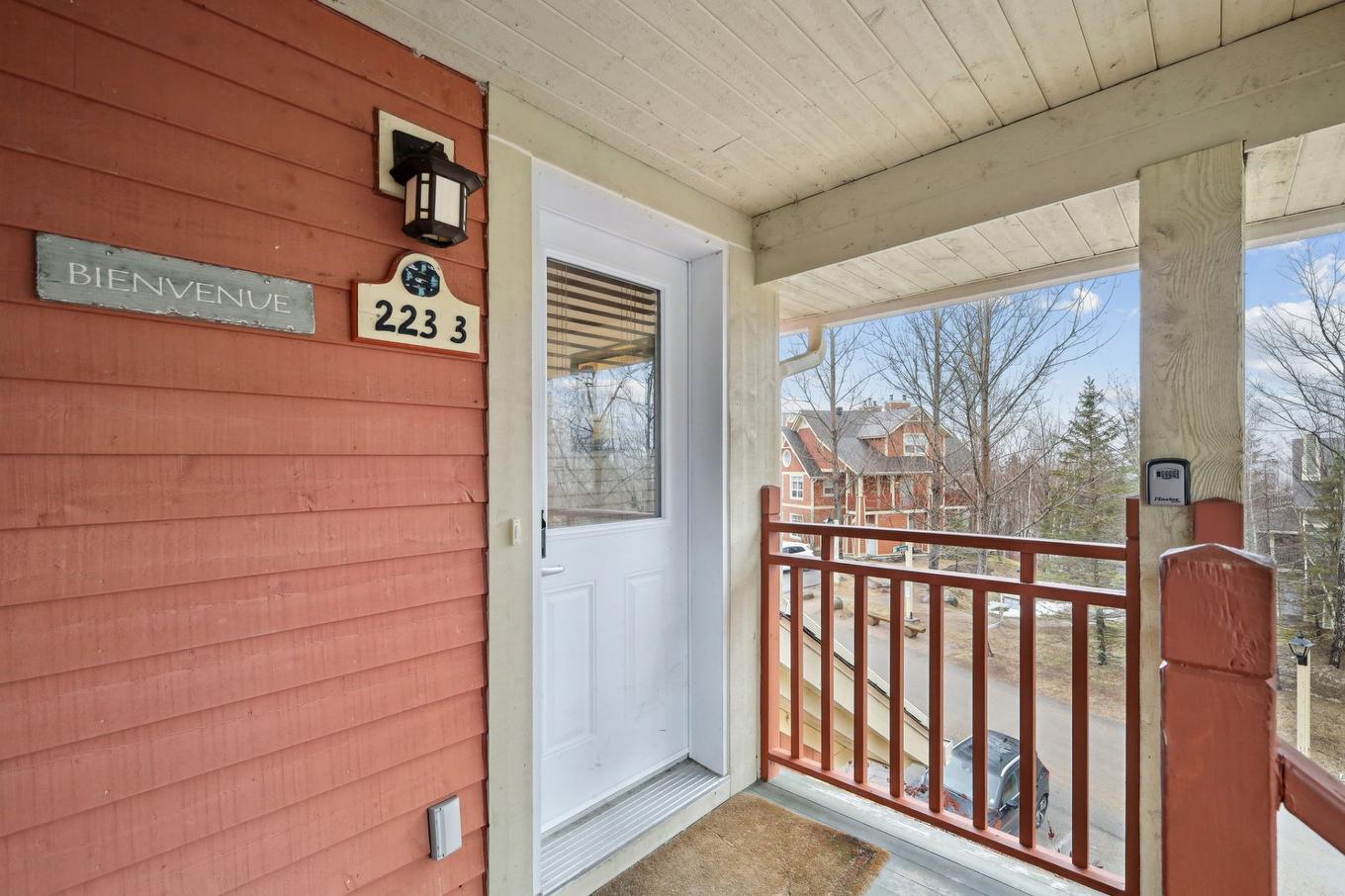 Balcony - 3-223 Ch. Des Quatre-Sommets, Mont-Tremblant, QC - With Exterior