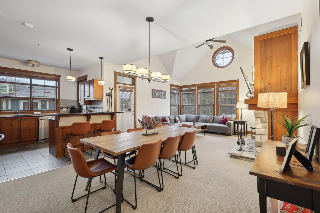 Dining room - 3-223 Ch. Des Quatre-Sommets, Mont-Tremblant, QC - Indoor Photo Showing Dining Room