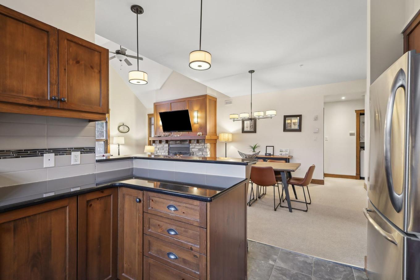 Kitchen - 3-223 Ch. Des Quatre-Sommets, Mont-Tremblant, QC - Indoor Photo Showing Kitchen