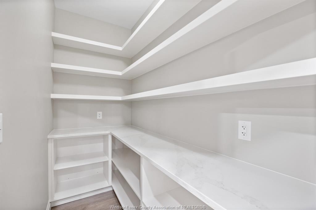 85 Pereira, Harrow, ON