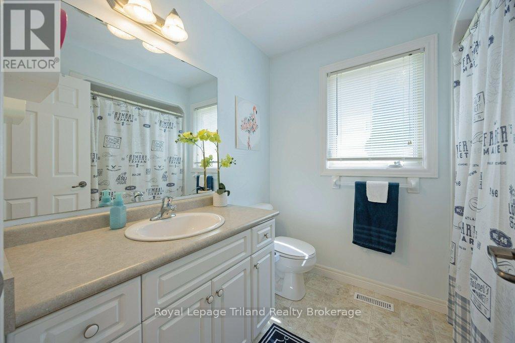 12 Graydon Drive, South-West Oxford (Mount Elgin), ON - Indoor Photo Showing Bathroom