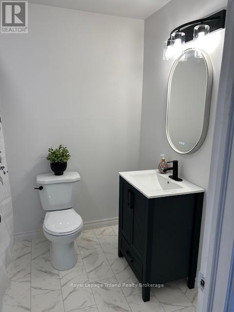 12 Graydon Drive, South-West Oxford (Mount Elgin), ON - Indoor Photo Showing Bathroom