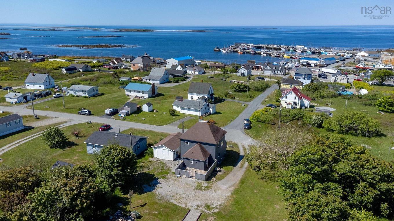 1 Atlantic Street, Clark'S Harbour, NS