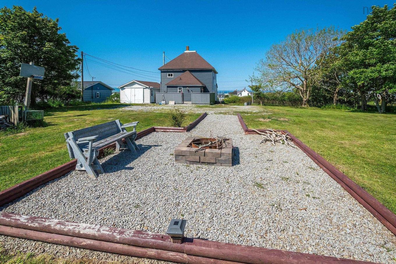 1 Atlantic Street, Clark'S Harbour, NS