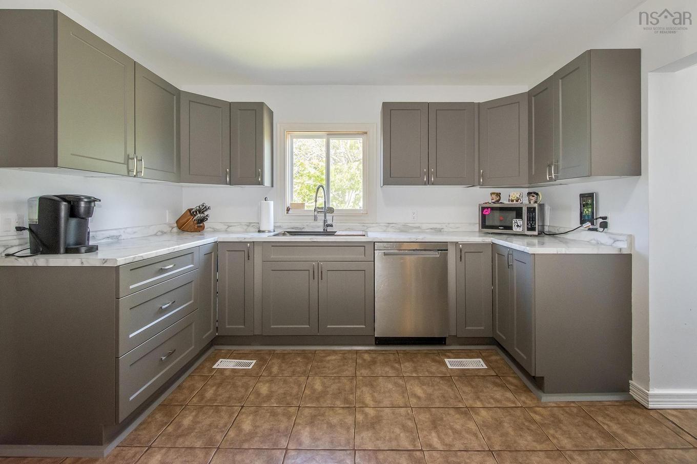 1 Atlantic Street, Clark'S Harbour, NS