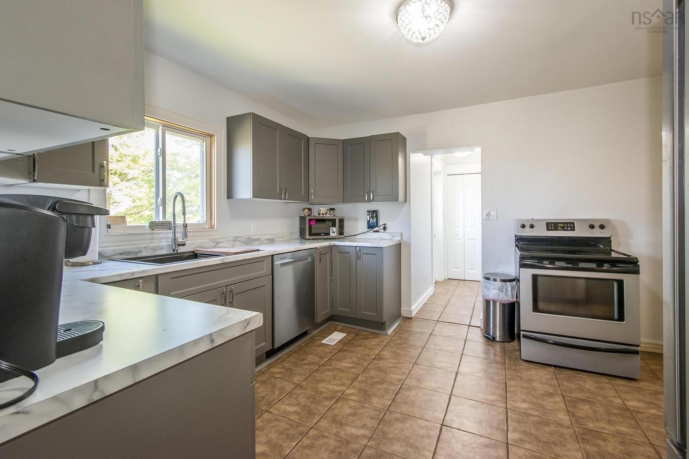 1 Atlantic Street, Clark'S Harbour, NS