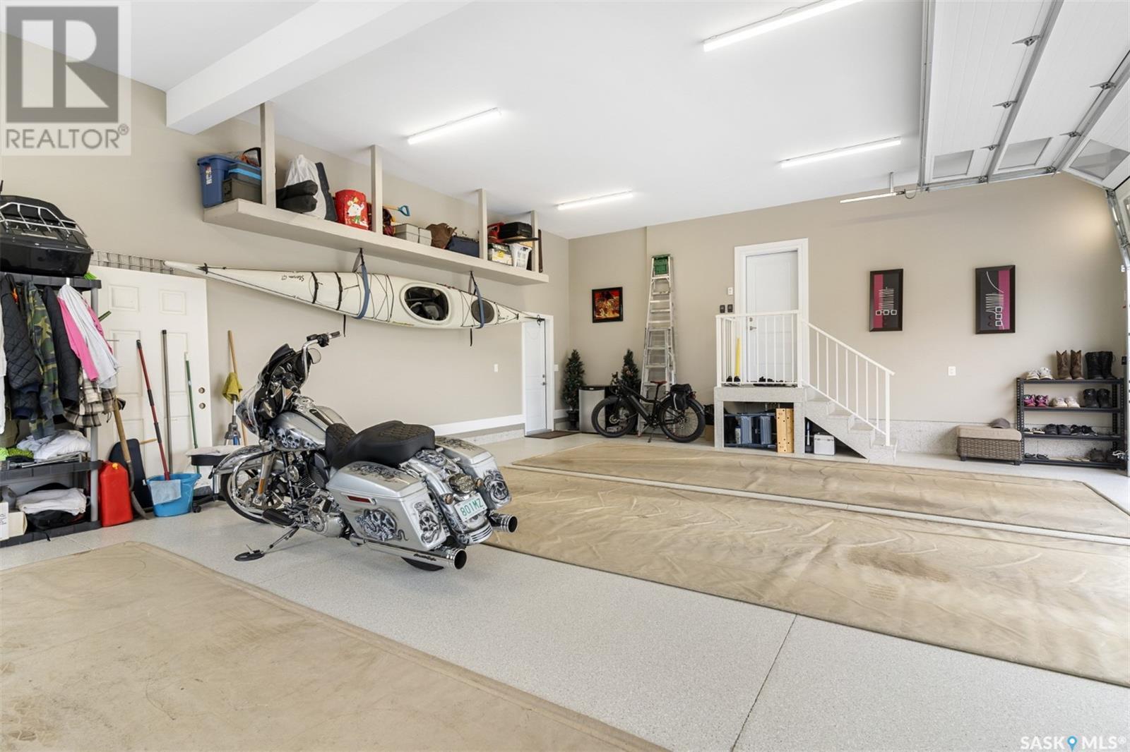 651 Bolstad Turn, Saskatoon, SK - Indoor Photo Showing Garage