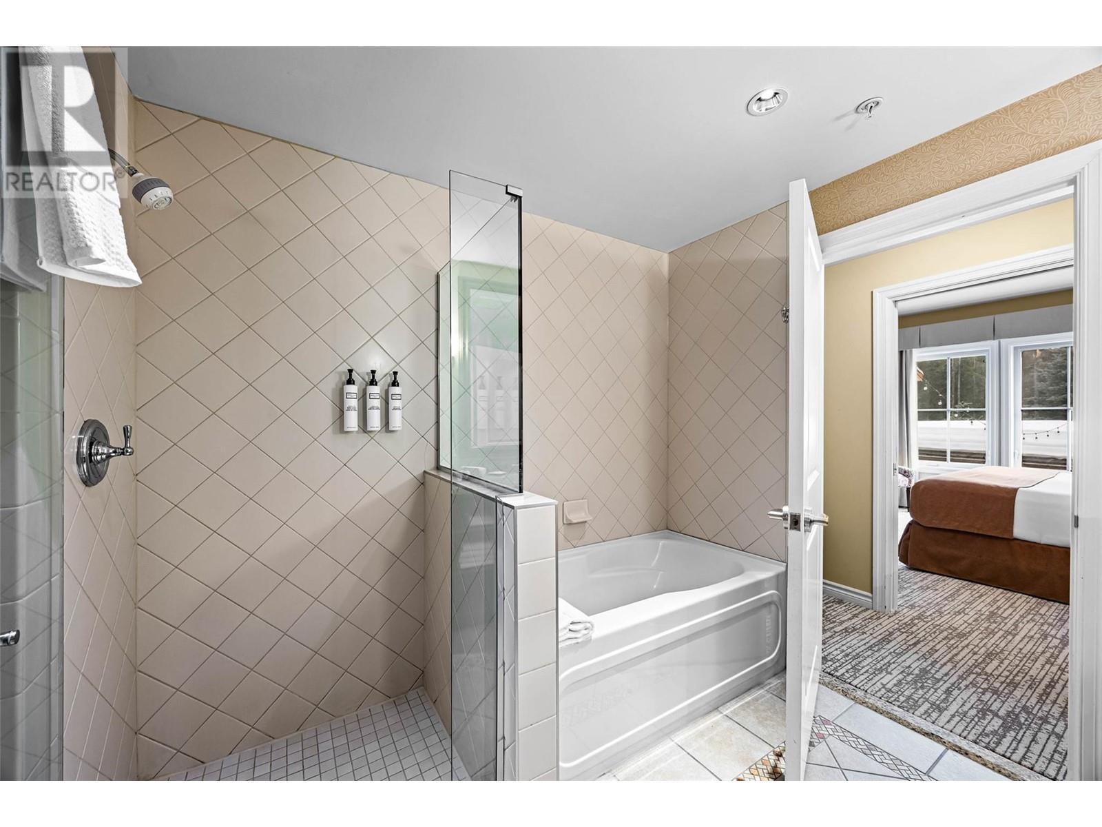 3250 Village Way Unit# 1201Abcd, Sun Peaks, BC - Indoor Photo Showing Bathroom