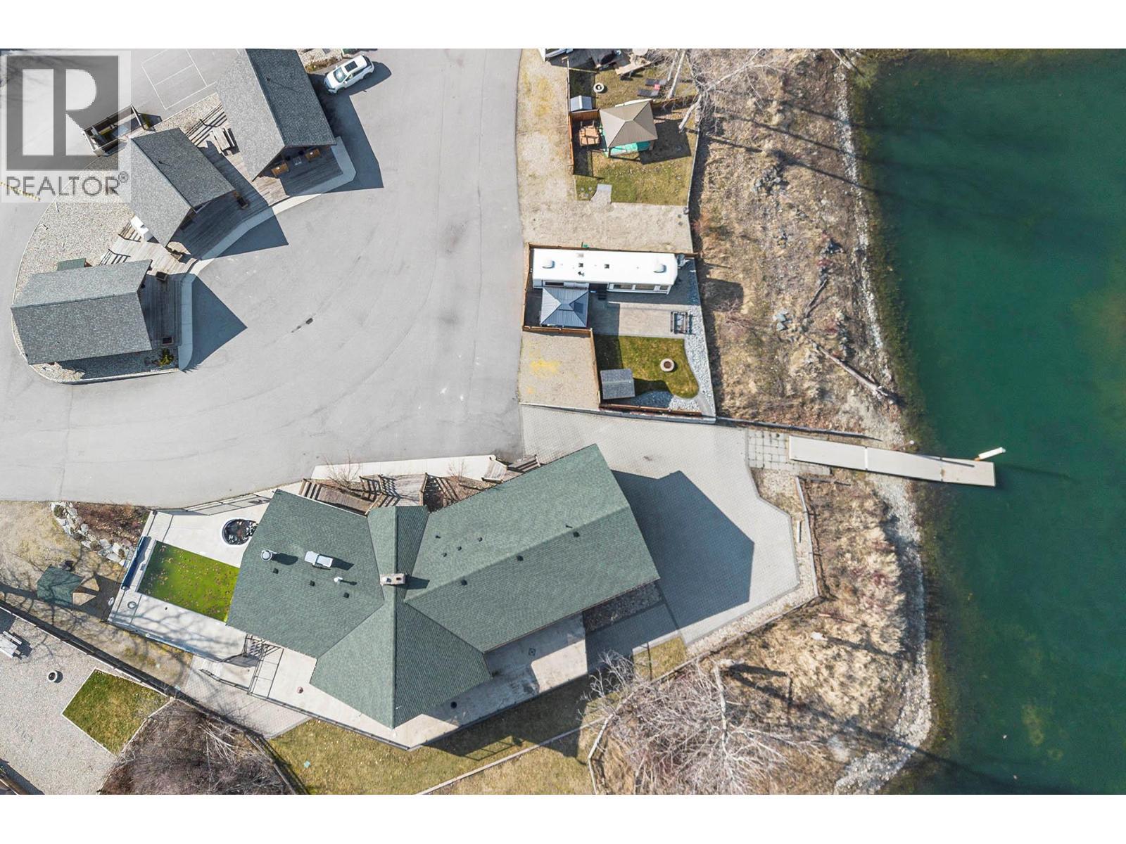 2 Clubhouse Lane, Lee Creek, BC