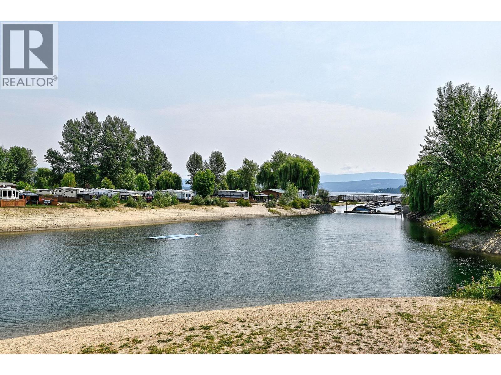 2 Clubhouse Lane, Lee Creek, BC