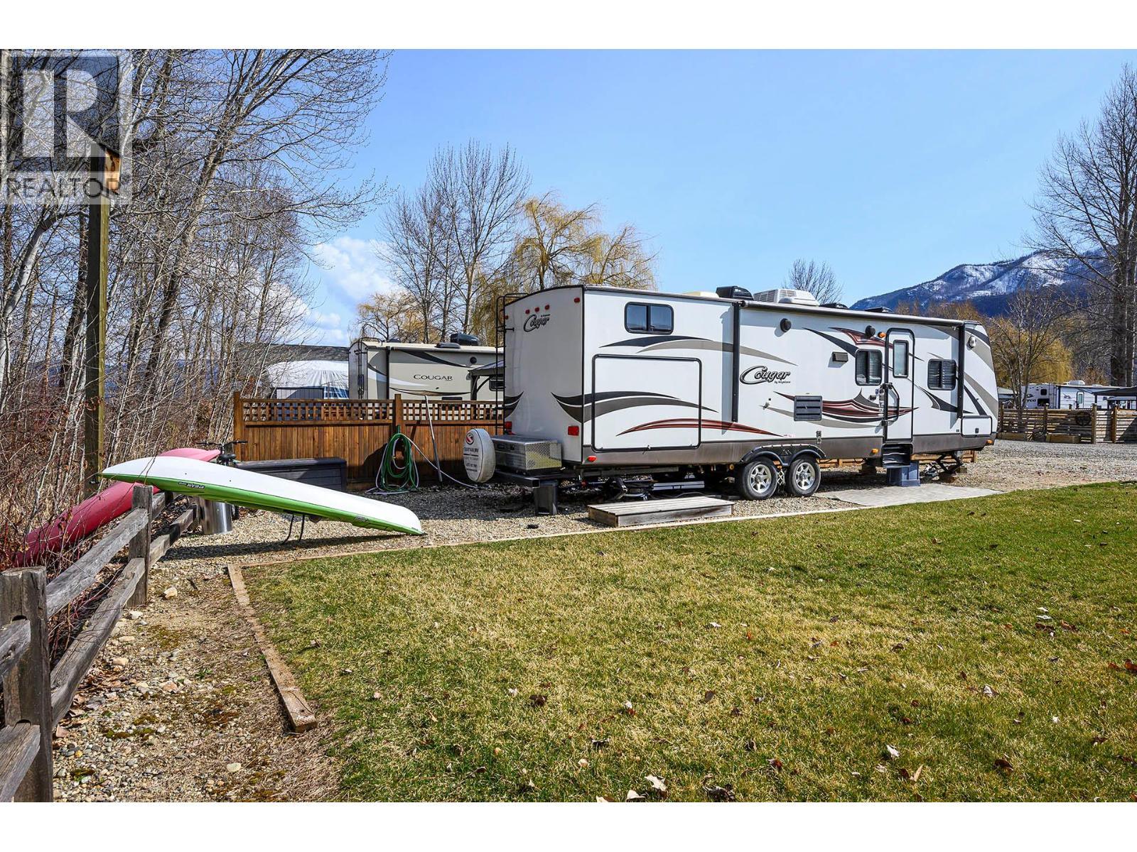 41 Cottonwood Drive N, Lee Creek, BC