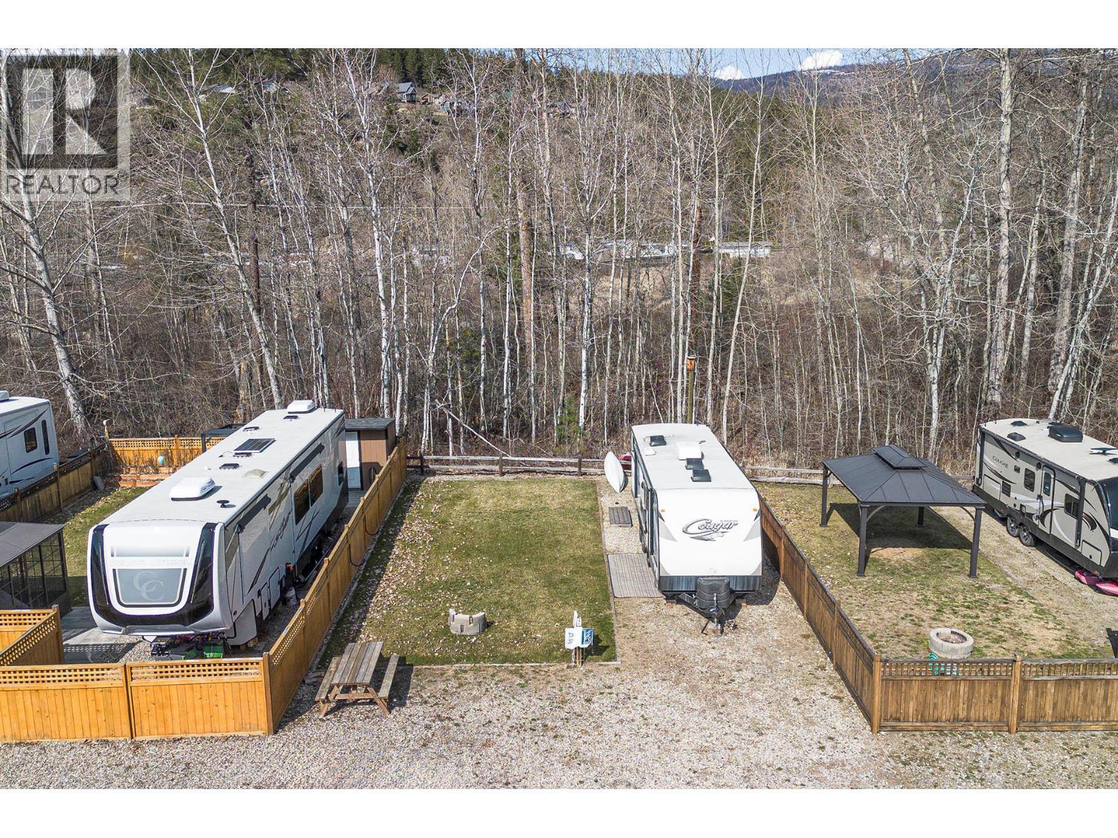 41 Cottonwood Drive N, Lee Creek, BC