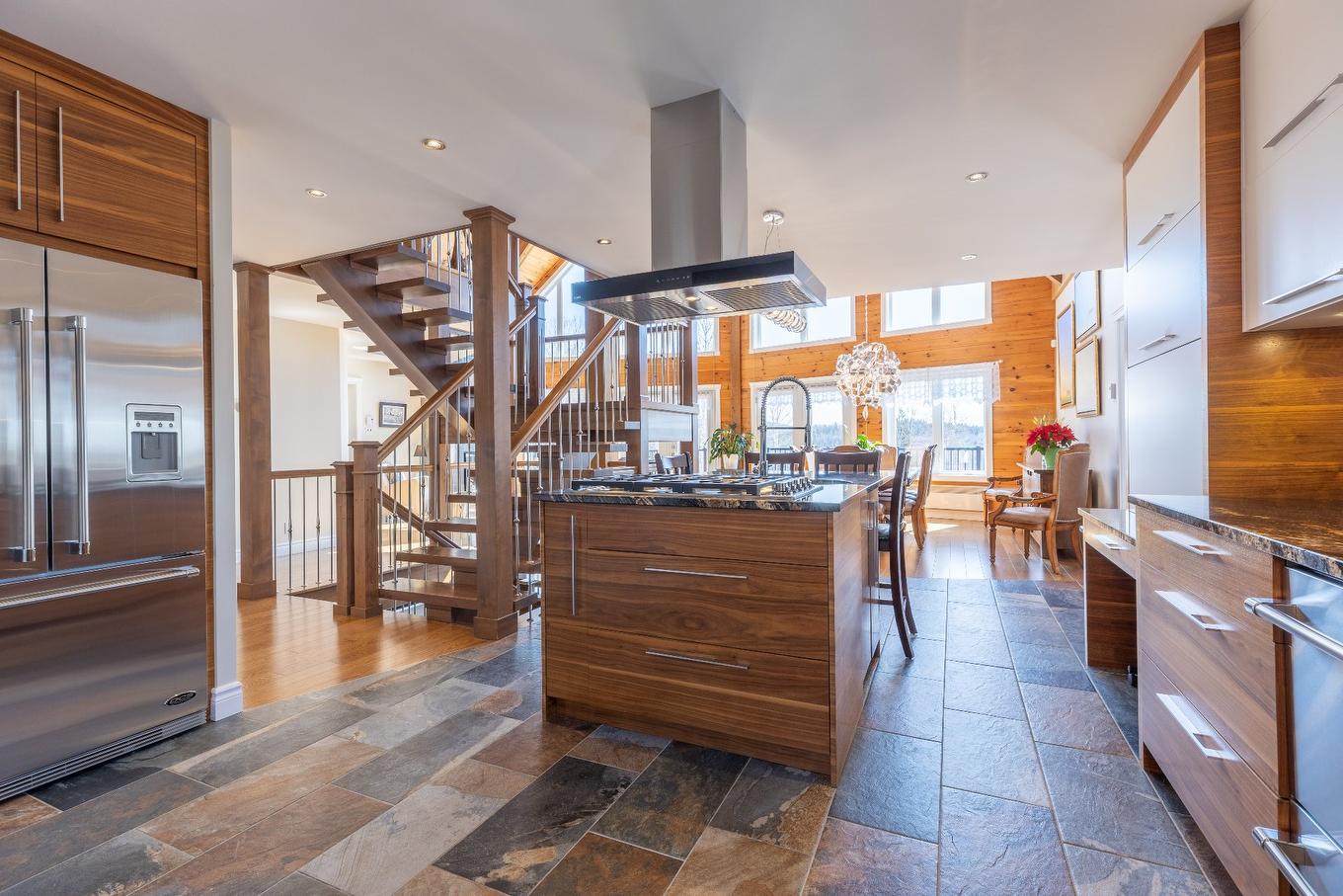 Vue d'ensemble - 521 Rue Vic, Saint-Michel-Des-Saints, QC - Indoor Photo Showing Other Room