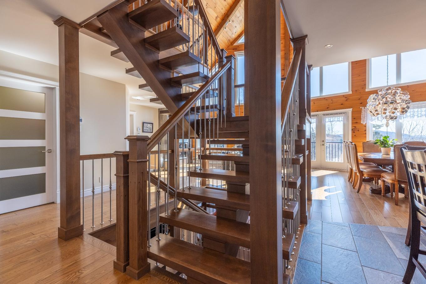 Escalier - 521 Rue Vic, Saint-Michel-Des-Saints, QC - Indoor Photo Showing Other Room