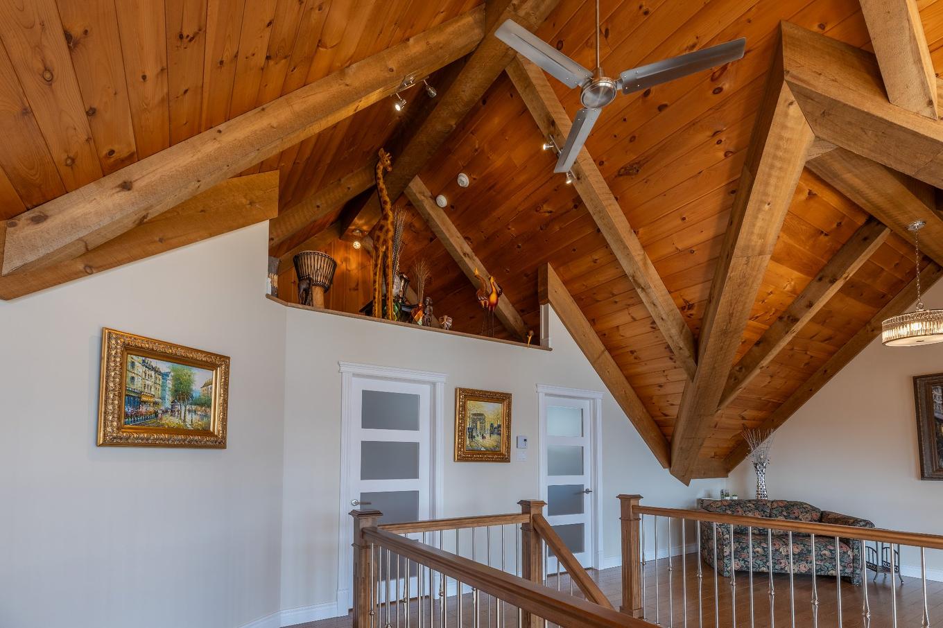 Mezzanine - 521 Rue Vic, Saint-Michel-Des-Saints, QC - Indoor Photo Showing Other Room