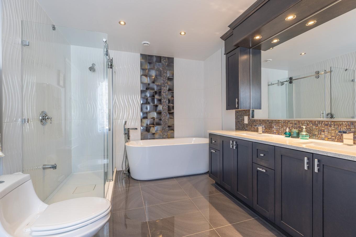 Salle de bains attenante à la CCP - 521 Rue Vic, Saint-Michel-Des-Saints, QC - Indoor Photo Showing Bathroom