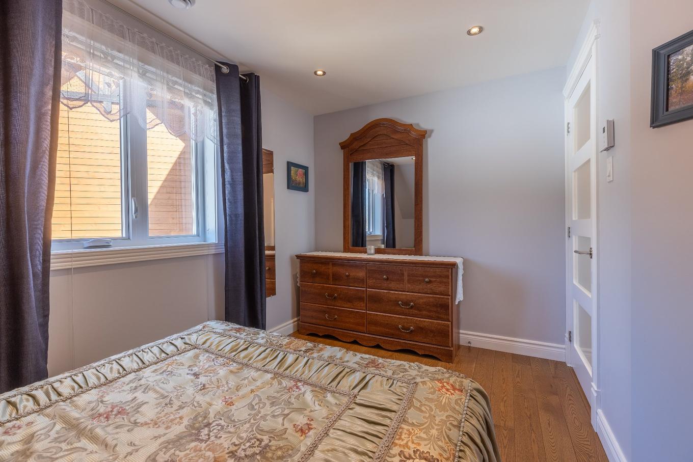 Chambre à coucher - 521 Rue Vic, Saint-Michel-Des-Saints, QC - Indoor Photo Showing Bedroom