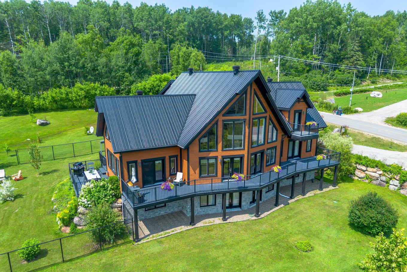 Photo aérienne - 521 Rue Vic, Saint-Michel-Des-Saints, QC - Outdoor