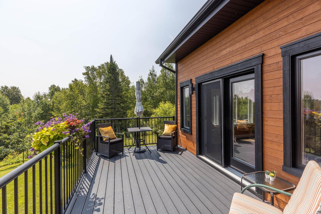 Balcon - 521 Rue Vic, Saint-Michel-Des-Saints, QC - Outdoor With Exterior