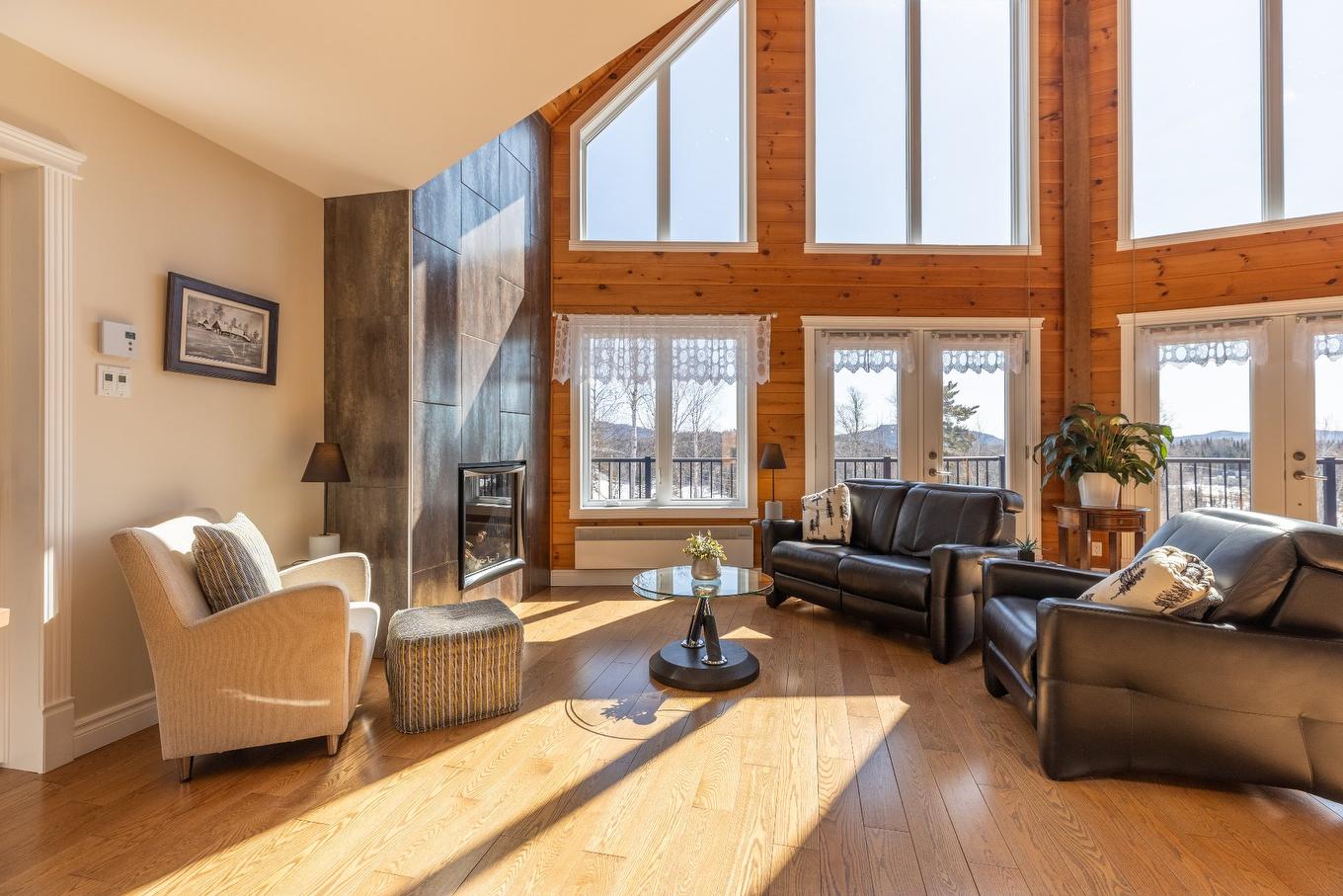 Salon - 521 Rue Vic, Saint-Michel-Des-Saints, QC - Indoor Photo Showing Living Room