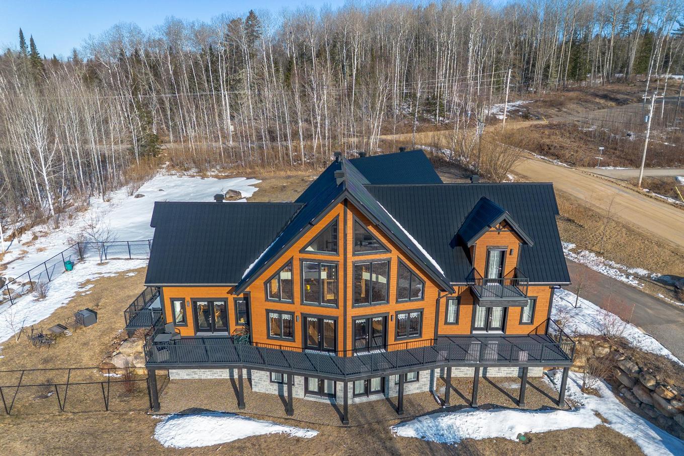 Photo aérienne - 521 Rue Vic, Saint-Michel-Des-Saints, QC - Outdoor