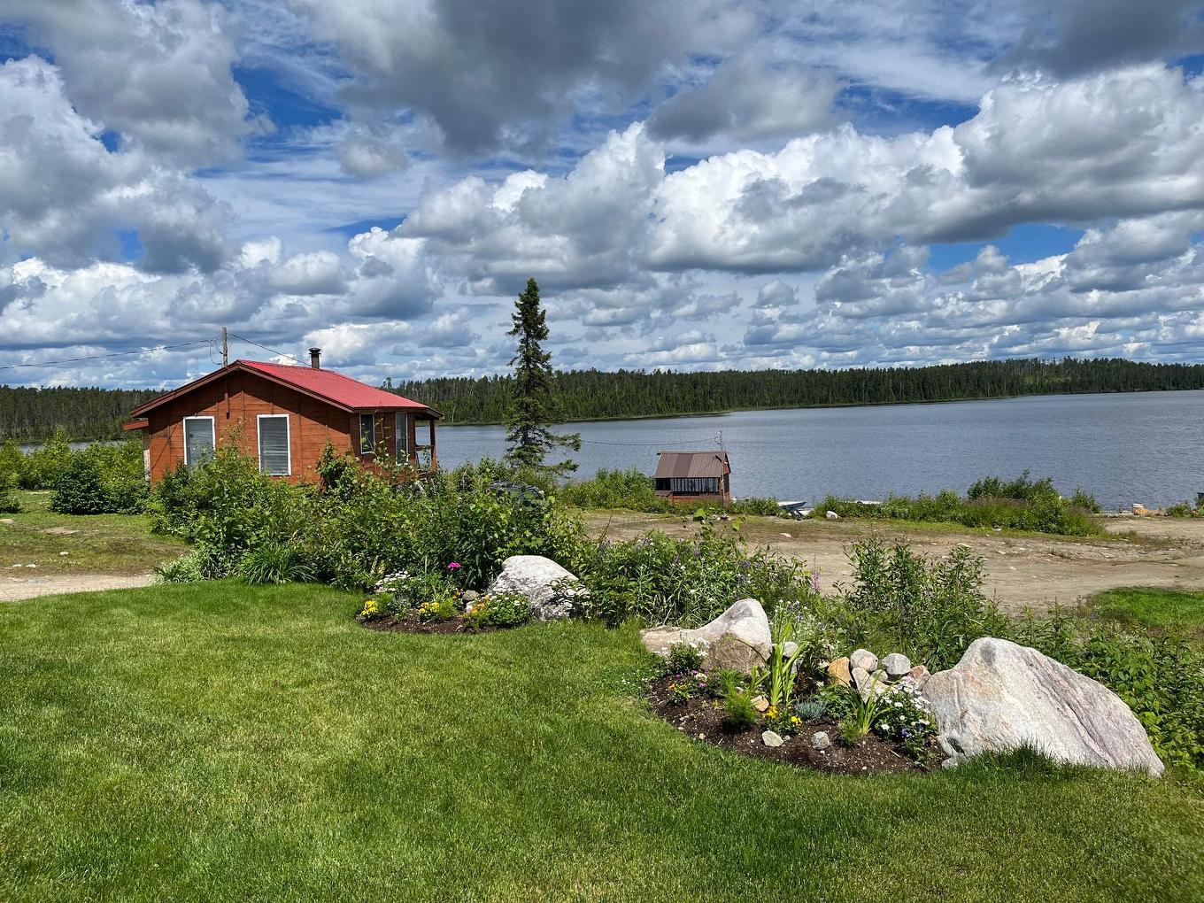 Bord de l'eau - 2 Riv. Némio, La Tuque, QC - Outdoor With View