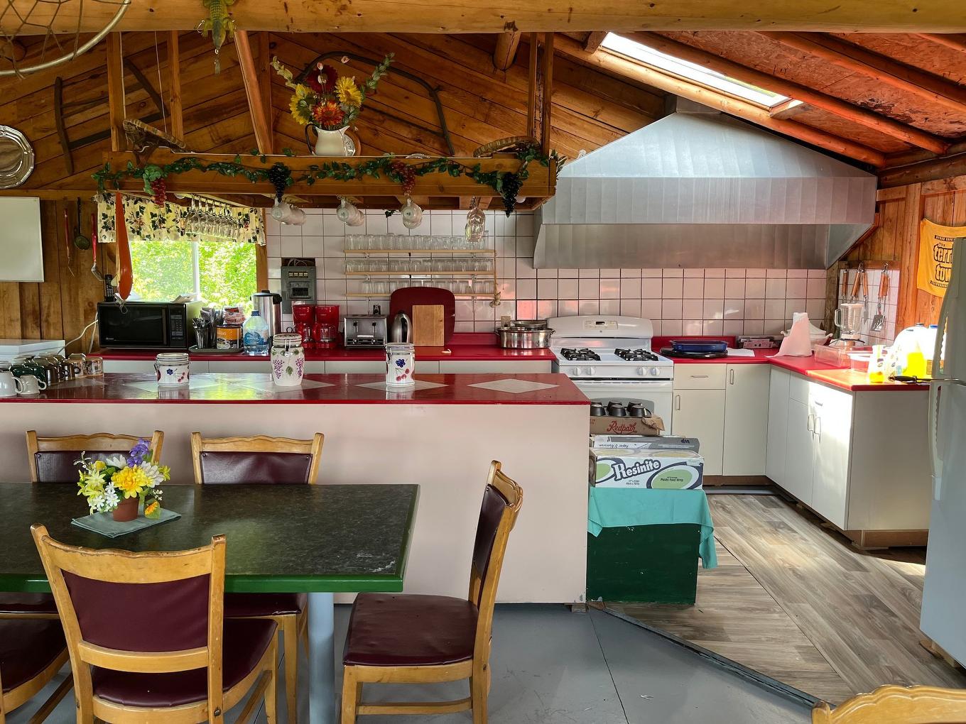 Restaurant - 2 Riv. Némio, La Tuque, QC - Indoor