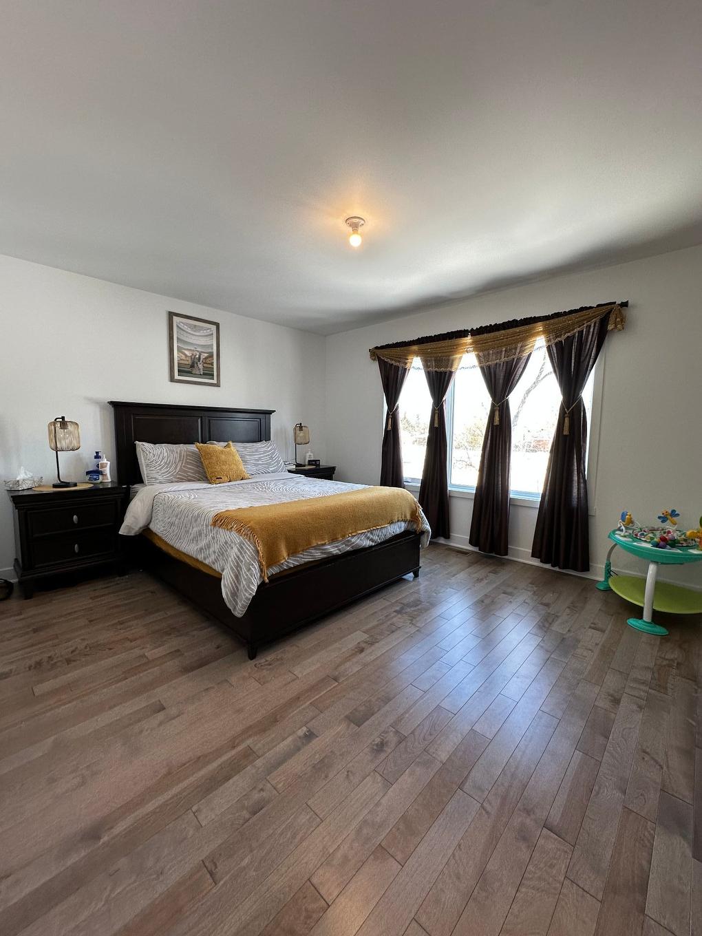 Chambre à coucher principale - 13371 Boul. Gouin O., Montréal (Pierrefonds-Roxboro), QC - Indoor Photo Showing Bedroom