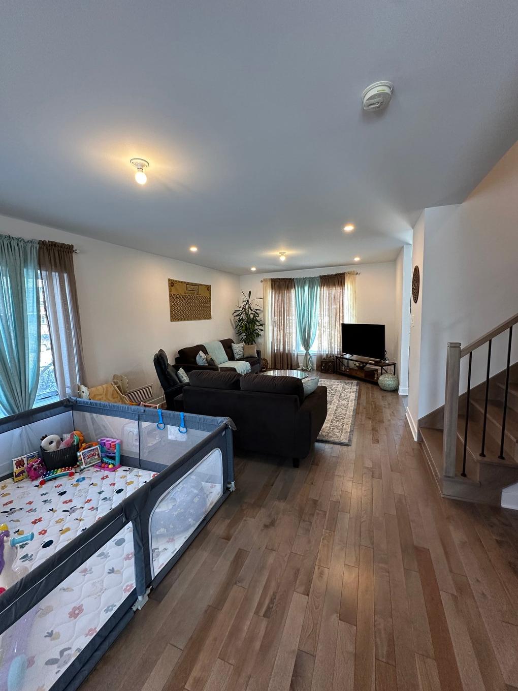 Salon - 13371 Boul. Gouin O., Montréal (Pierrefonds-Roxboro), QC - Indoor Photo Showing Living Room