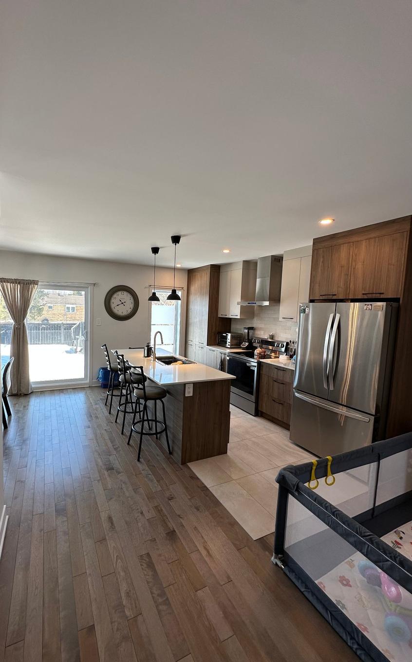 Cuisine - 13371 Boul. Gouin O., Montréal (Pierrefonds-Roxboro), QC - Indoor Photo Showing Kitchen With Upgraded Kitchen