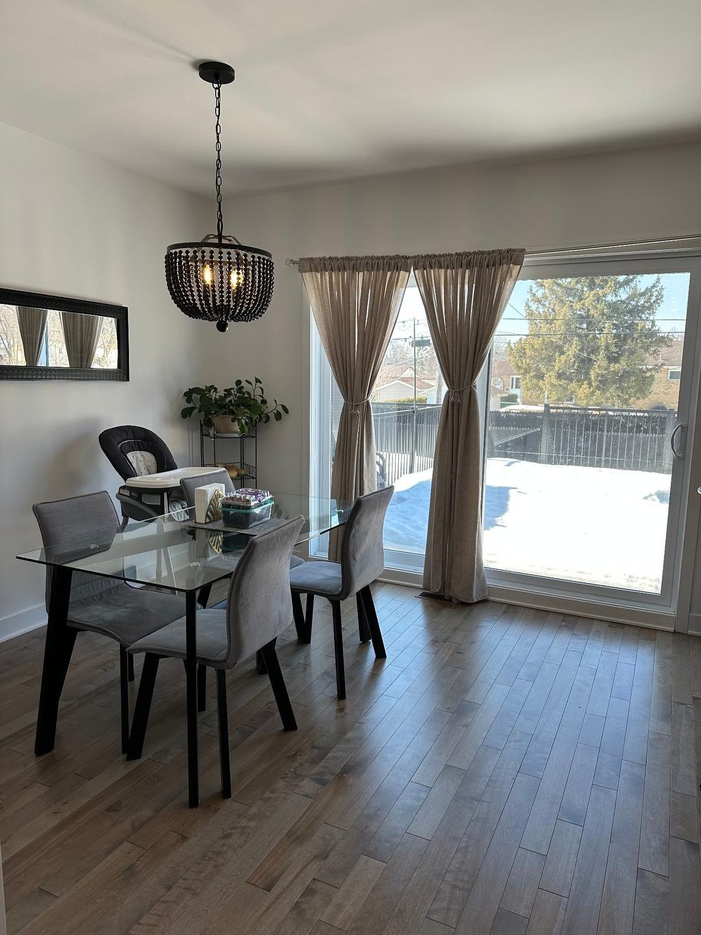 Coin-repas - 13371 Boul. Gouin O., Montréal (Pierrefonds-Roxboro), QC - Indoor Photo Showing Dining Room