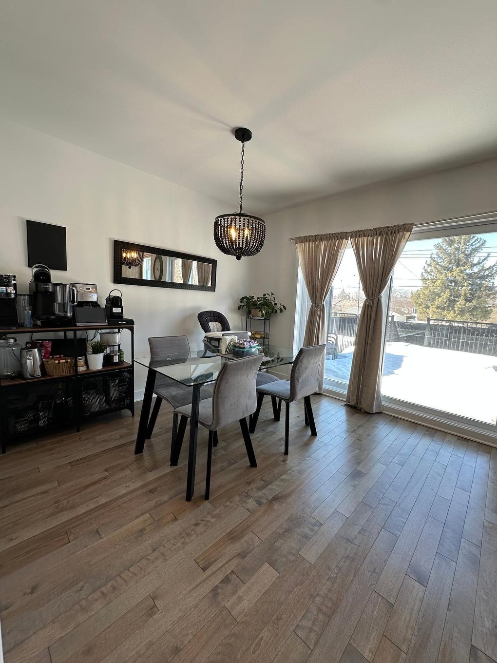 Coin-repas - 13371 Boul. Gouin O., Montréal (Pierrefonds-Roxboro), QC - Indoor Photo Showing Dining Room